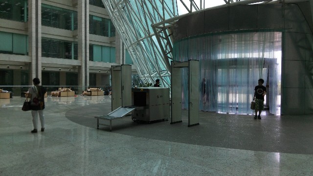 6550X光安檢機(jī)價(jià)格多少錢(qián)一臺(tái)？應(yīng)該如何選擇